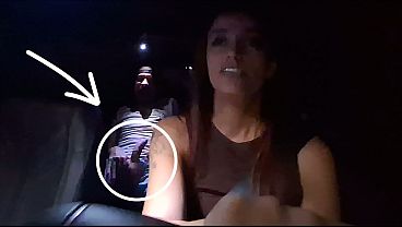 Esposa de motorista de app transa com passageiro na última corrida