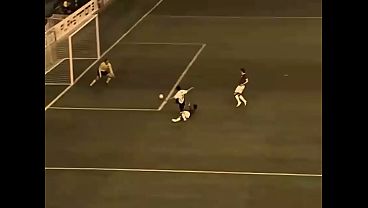 Kaká mostra sua bundinha gostosa em cena quente