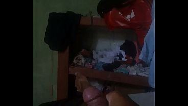 Pai divorciado se masturbando porque não arruma namorada